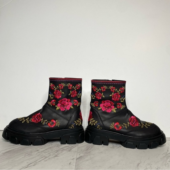 New! Farm Rio Boho Embroidered Flower Mid Chunky Boot 7 - Picture 8 of 16